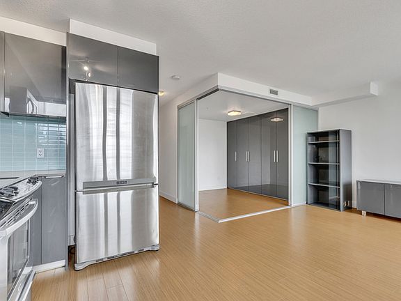 4th image of 1325 Rolston St #1303