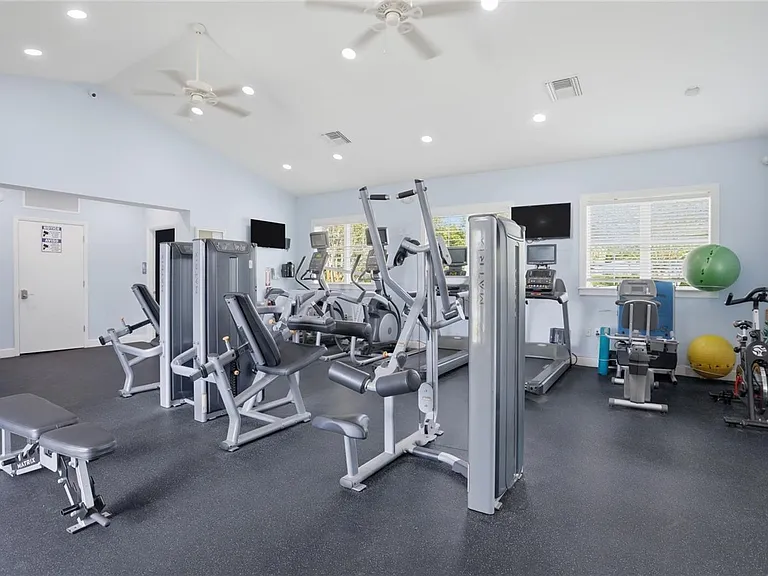7254 Duxbury Ln — Photo 24