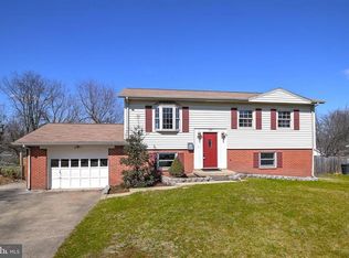 107 N Birch Ct, Sterling, VA 20164