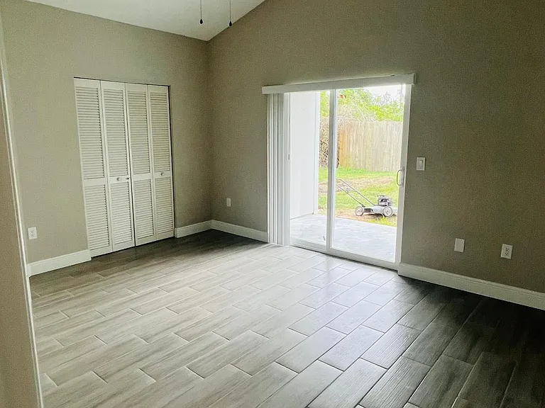 115 Avenida De Bahia #A — Photo 9