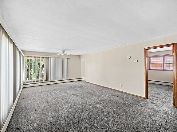 3rd image of 2435 Ridgewood St #3
