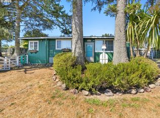 90452 Lewis Rd, Warrenton, OR 97146