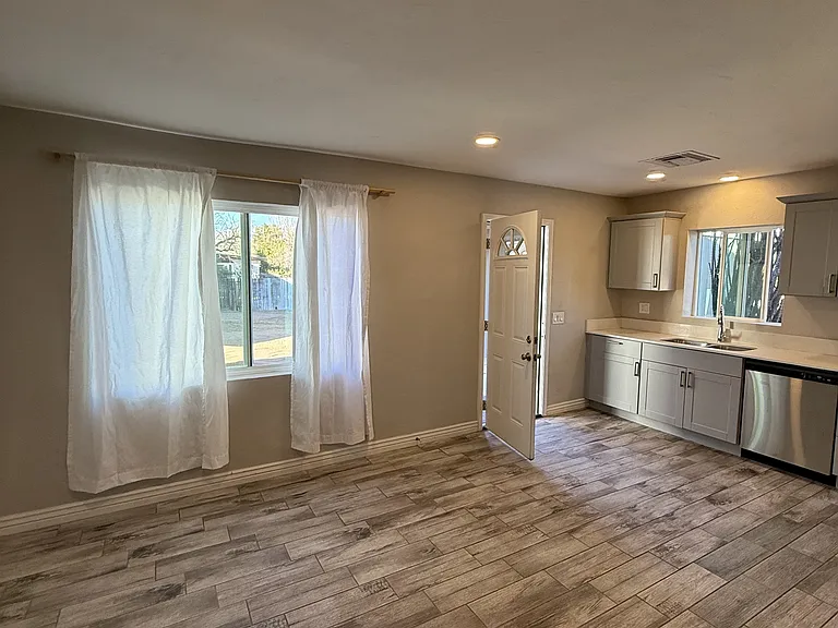 3221 E Bellevue St #A — Photo 13