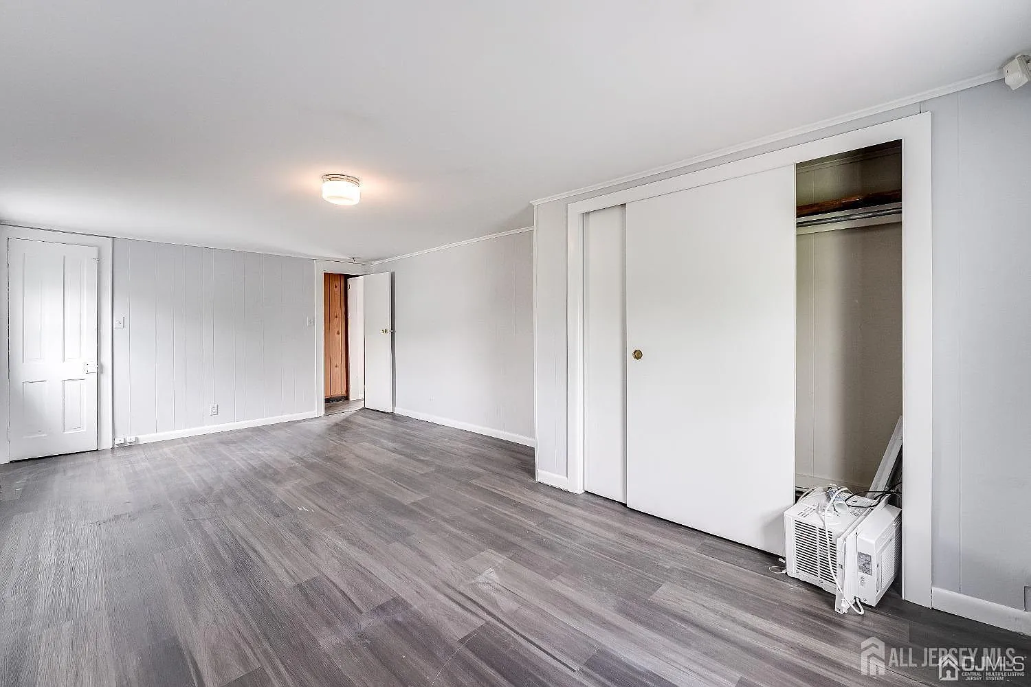 2 bed, 1.0 bath, $2,000 — Photo 3