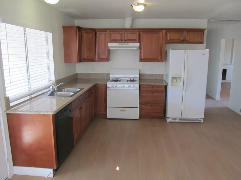 7036 Pinebrook Ct — Photo 8