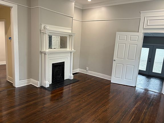 3rd image of 1809 Rosewood Ave APT 2