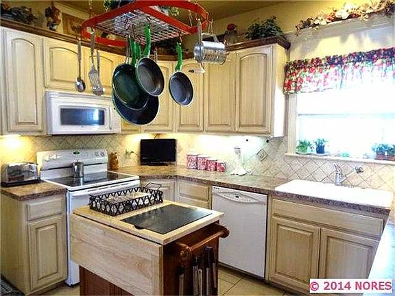 3rd image of 381 W 181st St S