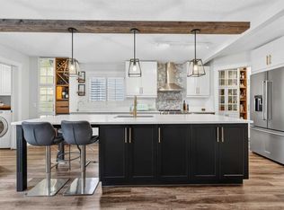 60 NW Inverness Dr SE, Calgary, AB T2Z 3E4