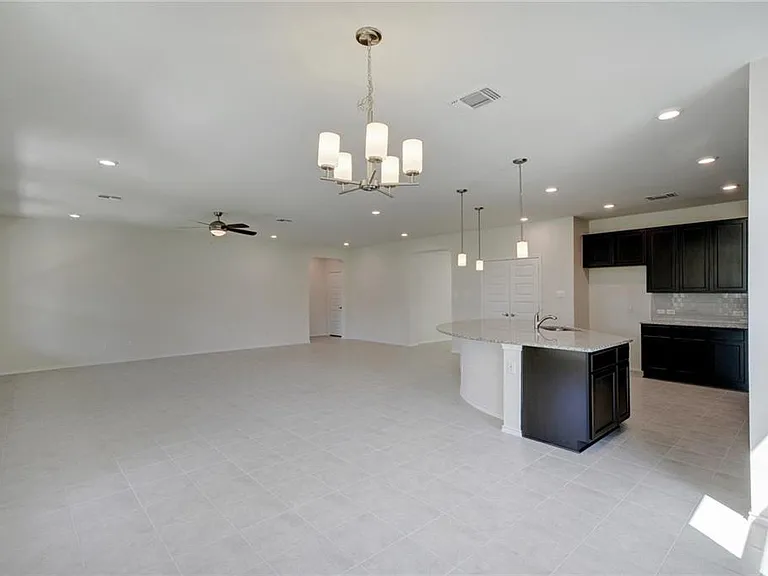 3105 Maurine Dr — Photo 9