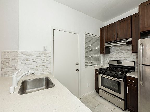 5th image of 563 Webster St #805A