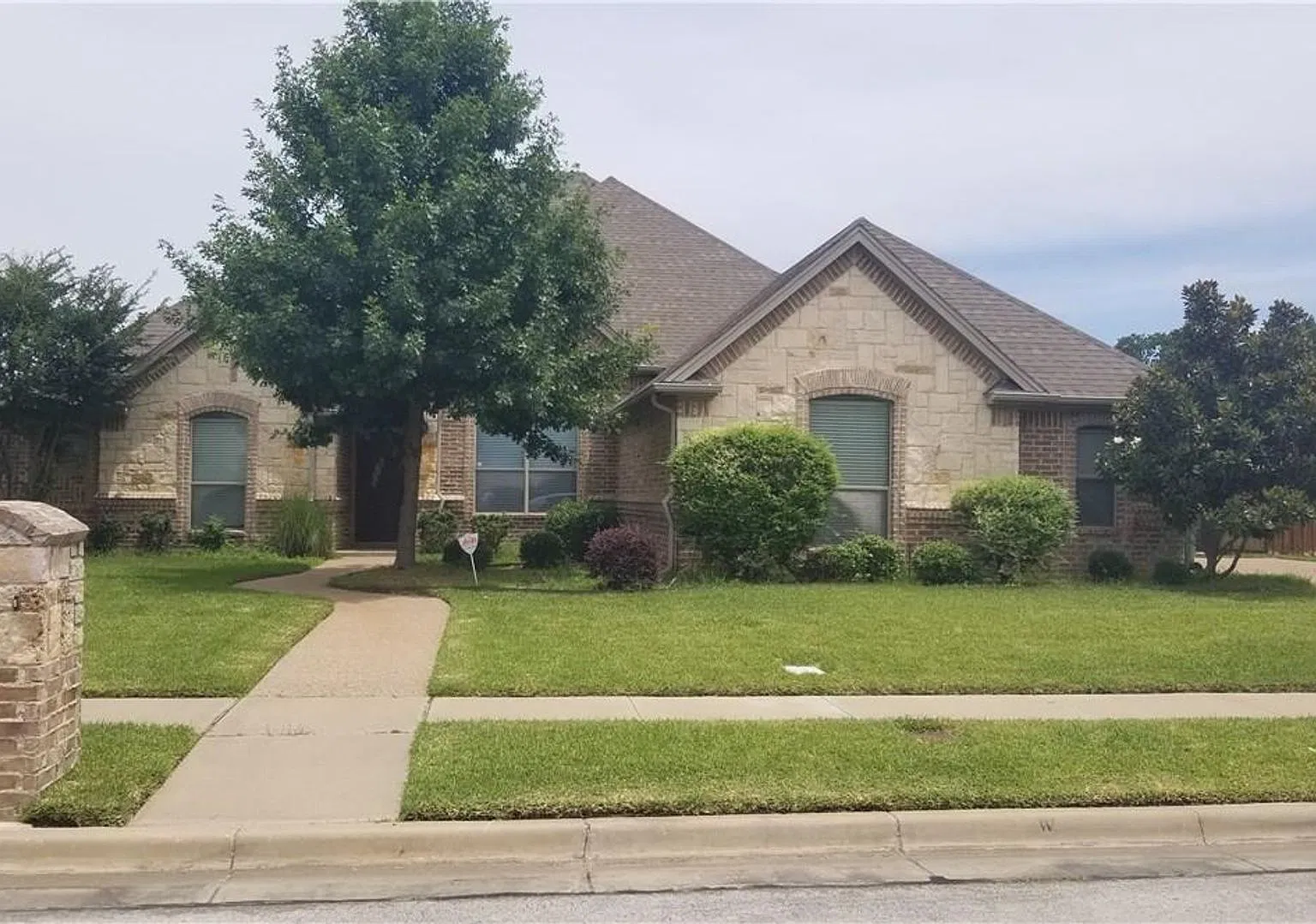 3803 Denise Ct, Arlington, TX 76001 — Photo 1