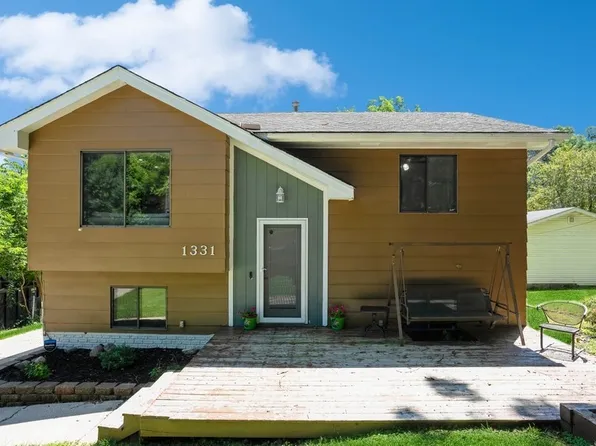 1331 E 41st St, Des Moines, IA 50317