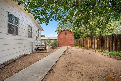 6831 Jade Park Ave NE — Photo 16