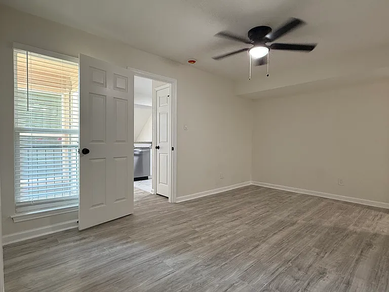 9801 Walnut St #214 — Photo 10