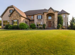 2439 Clydesdale St NE, North Canton, OH 44720