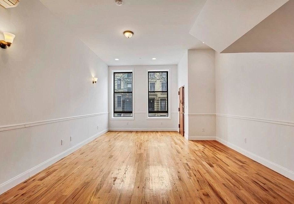 1st image of 156 W 122nd St