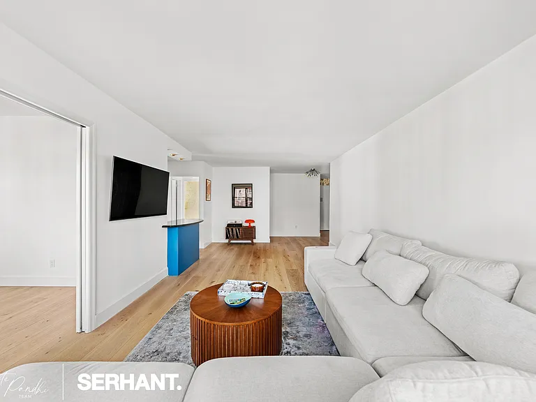 301 E 63rd St #14F — Photo 7