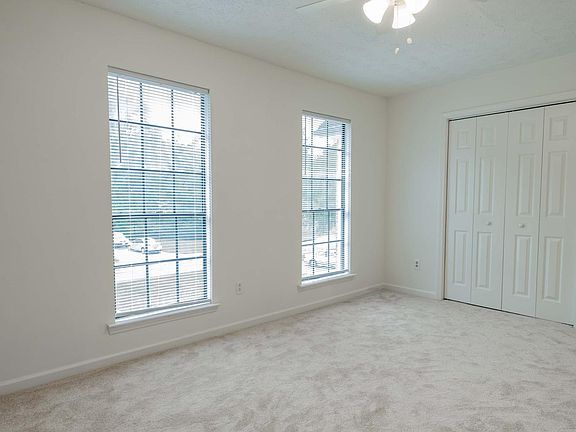 3rd image of 2632 Creek Hollow Dr