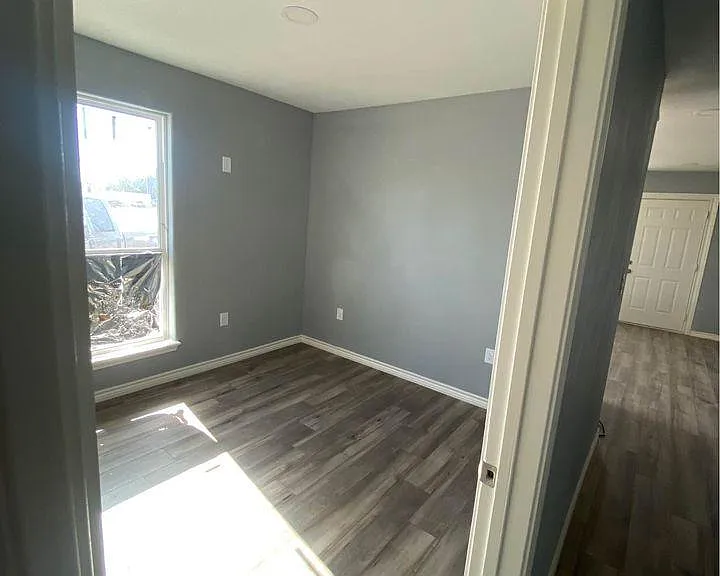 1502 Morgan Ave — Photo 6
