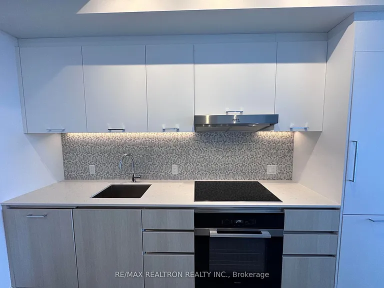 8188 Yonge St #617 — Photo 12