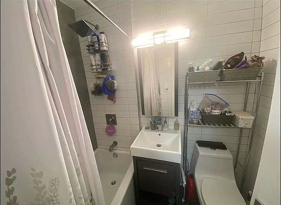 4th image of 320 E 126th St #5HH