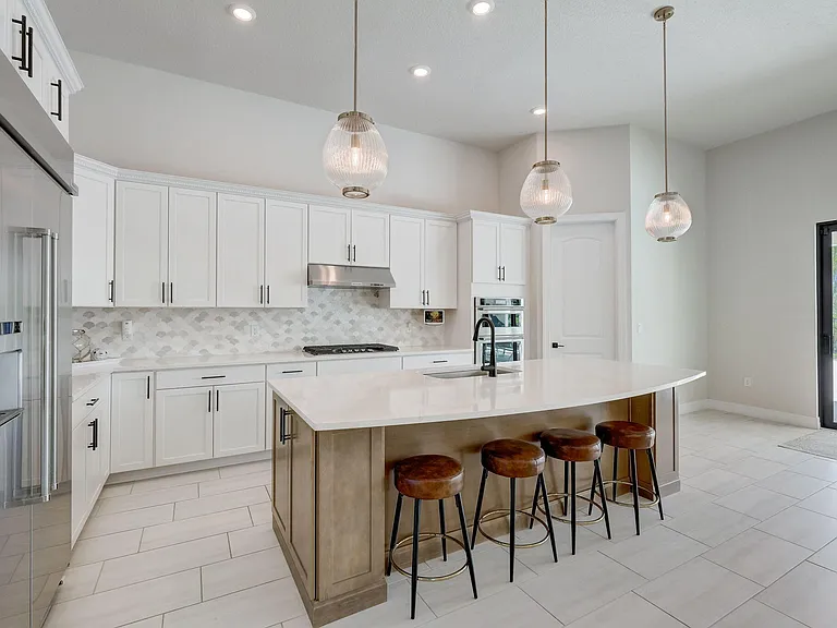 9234 Balsamo Dr — Photo 15