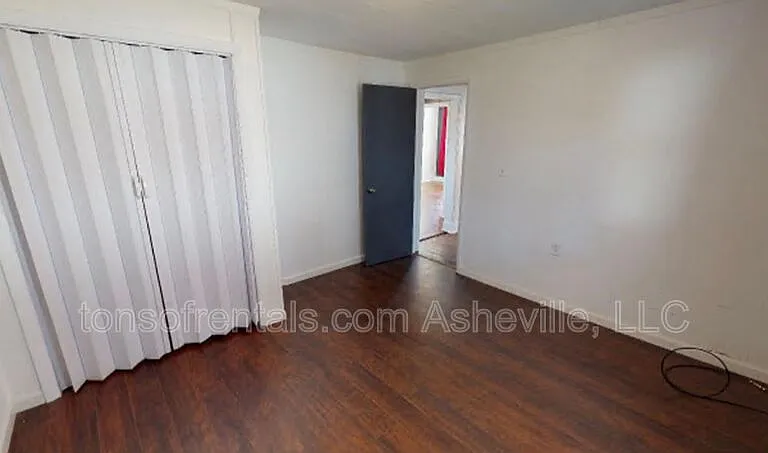 391 Deaverview Rd — Photo 17