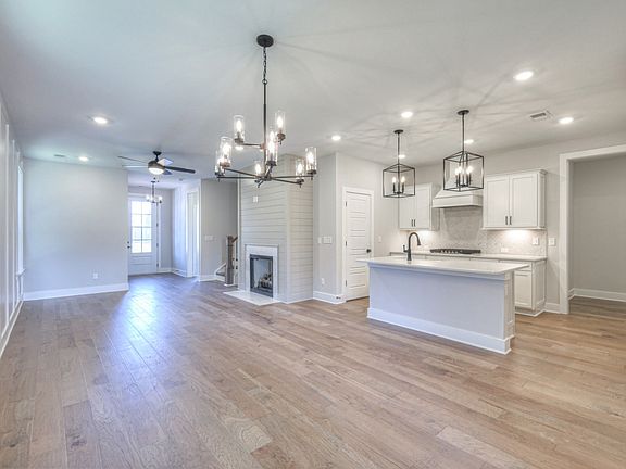 3rd image of 9125 Headwaters Dr