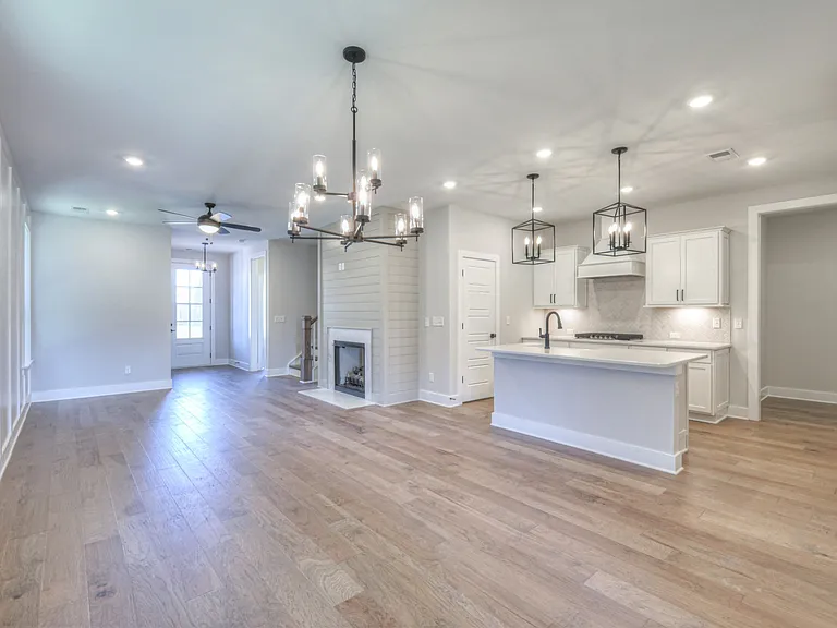 9125 Headwaters Dr — Photo 3