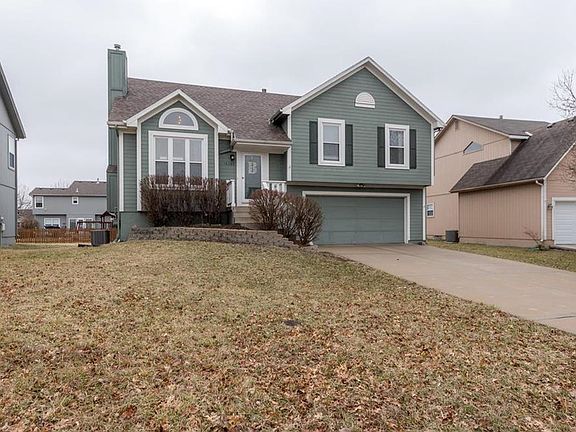 This home is located in the popular South Hampton subdivision.  Driveway was recently mud jacked.