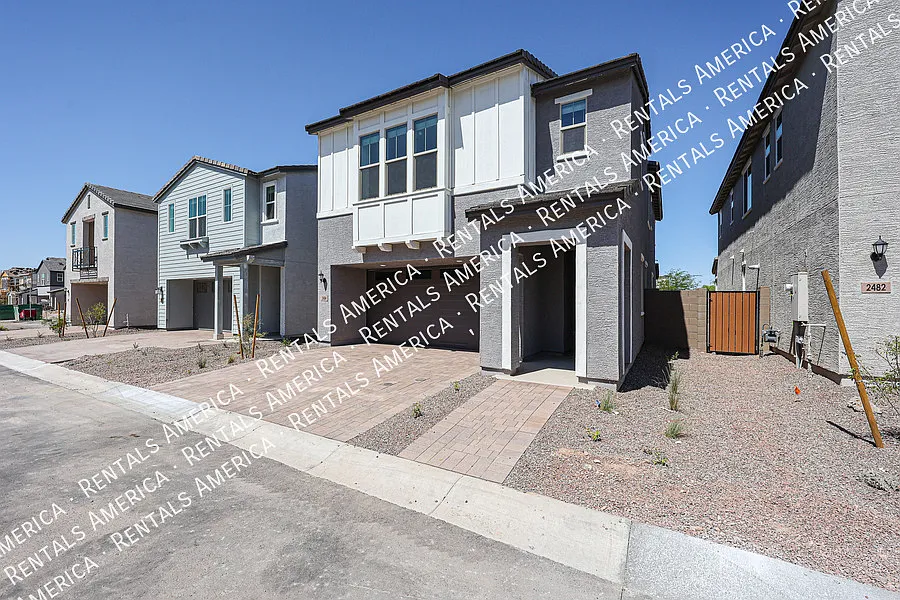 New Home 4 bed, 3.5 baths! Amenities! — Photo 3