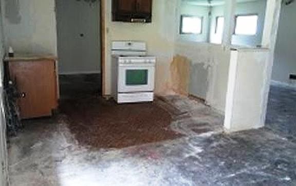3rd image of 7106 E 107th Pl