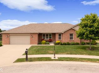 5974 Moonlight Ct, Seymour, IN 47274