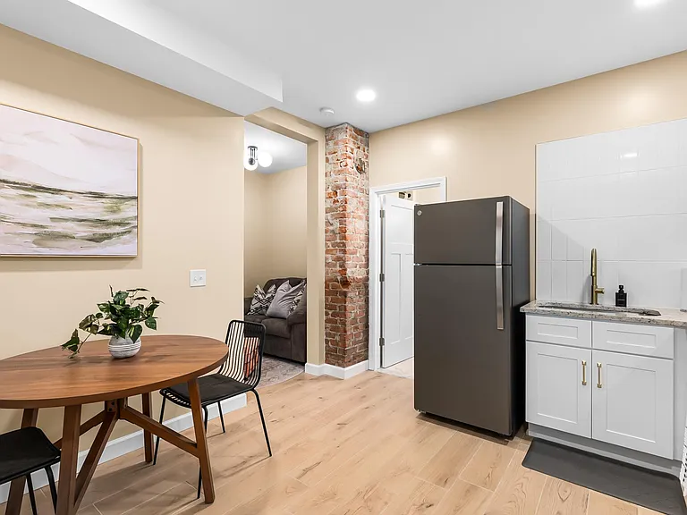295 Euclid St #3 — Photo 5