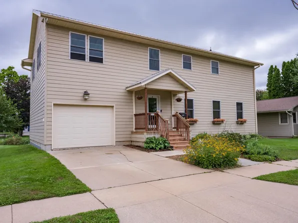 511 W Pearl St, New Lisbon, WI 53950