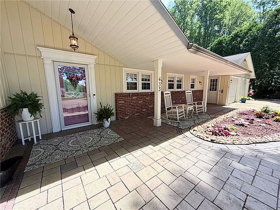 4th image of 433 Shady Dr