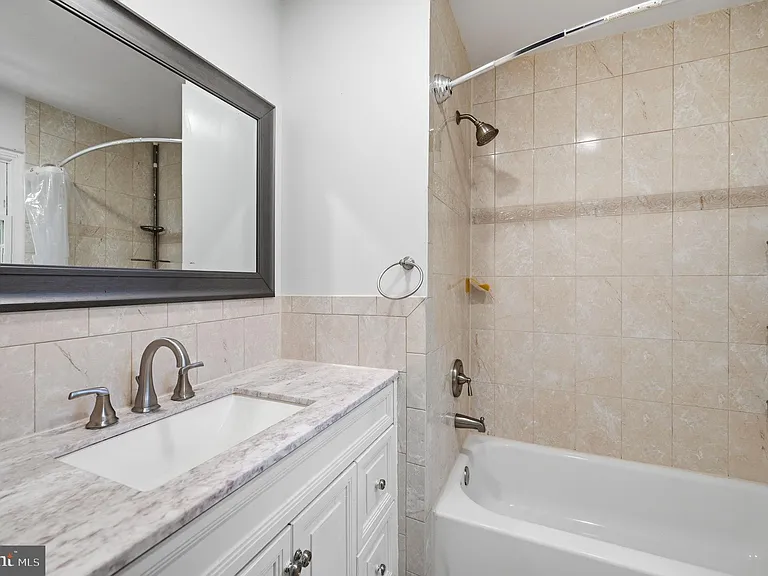 7676 Helmsdale Pl — Photo 18