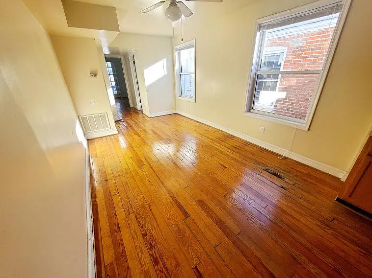 1 bed, 700 sqft, $1,095 — Photo 2