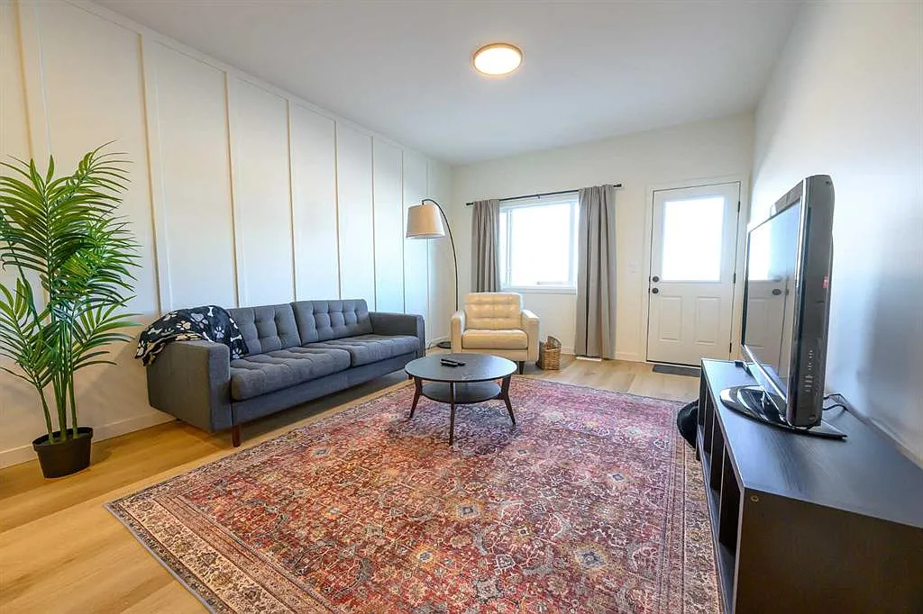 3 bed, 2.0 bath, 1268 sqft, $2,800 — Photo 4