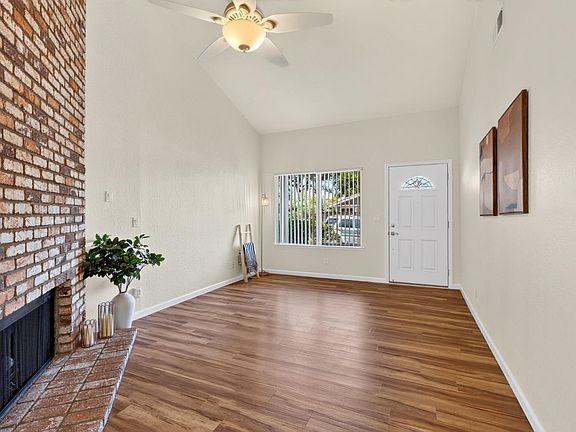 5th image of 2318 E 8th St