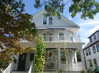 135 Manthorne Rd, West Roxbury, MA 02132