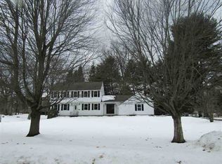2333 Knollsview Dr, Niskayuna, NY 12309