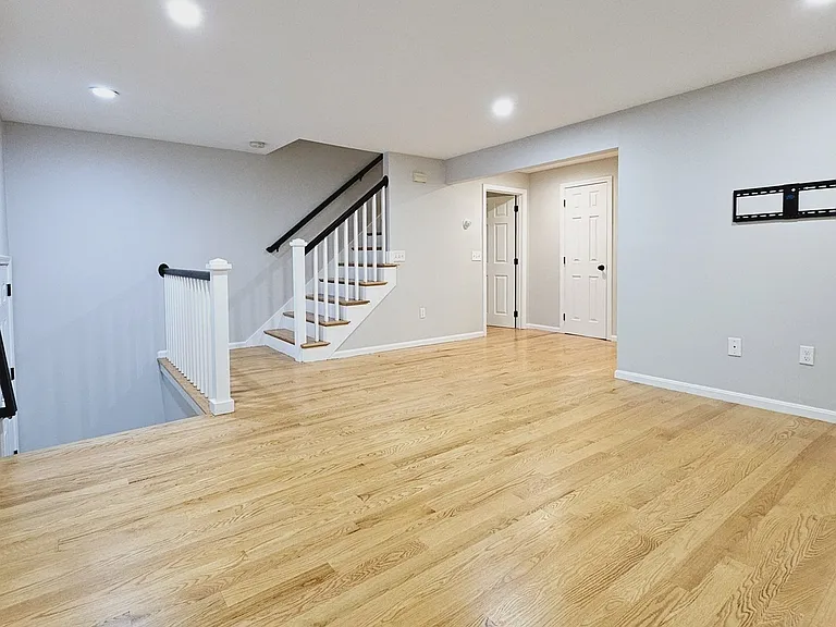 104 Walpole St — Photo 31
