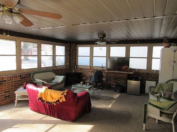 2nd image of 112 Green Ln