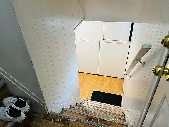 3rd image of 80 Janray Dr #Basement