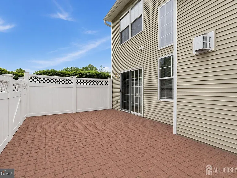 101 Wellington Park Dr — Photo 25