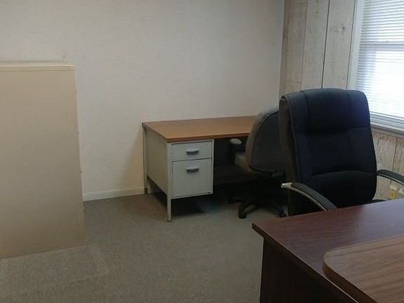 2nd image of 4007 Main St