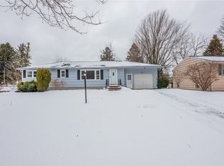 4 Silver Birch Dr, Rochester, NY 14624