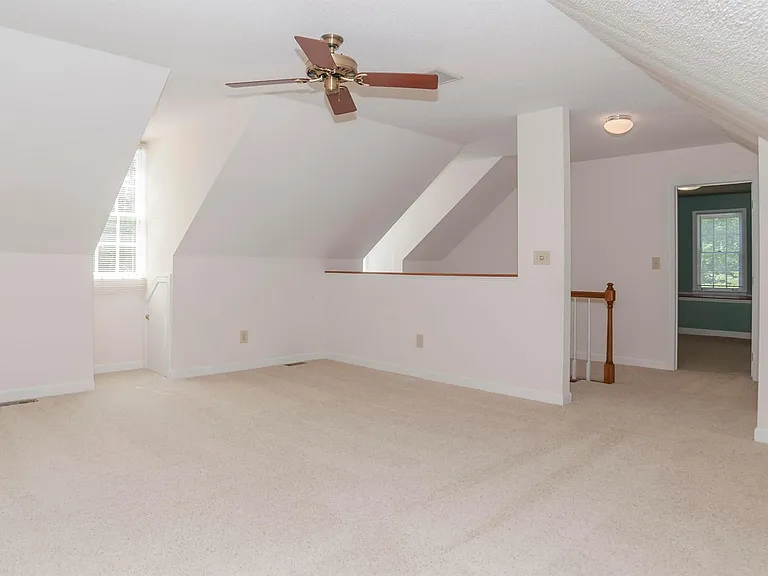 104 Lively Ct E — Photo 13