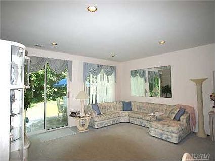 4th image of 41 Leeward Ct